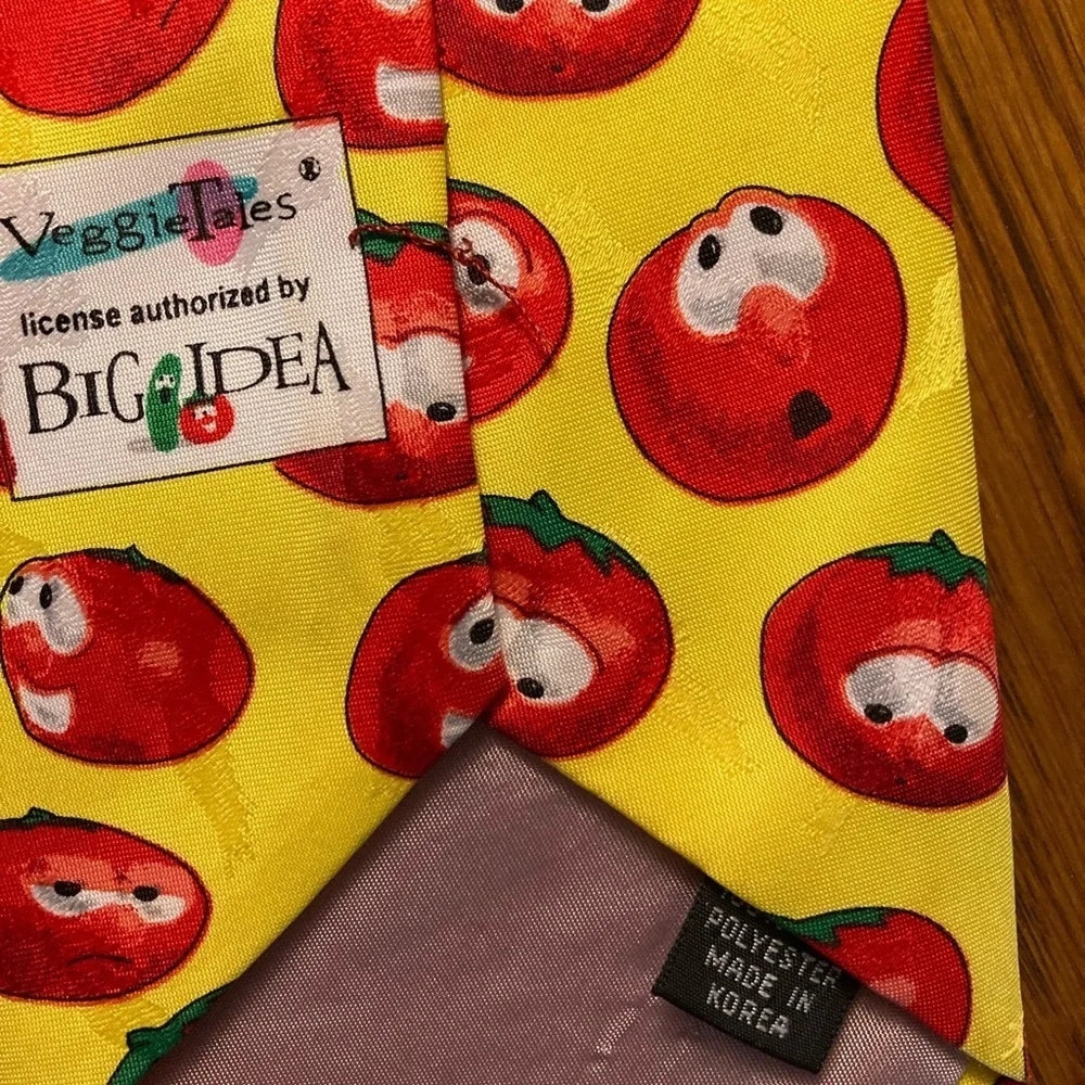 Veggie Tales Novelty Neck Tie Bob the Tomato EUC Eagles Wings
